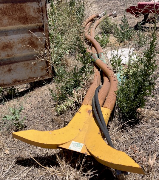 Super Spout Fertilizer Spreader