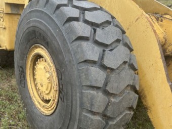 CAT 966D Loader