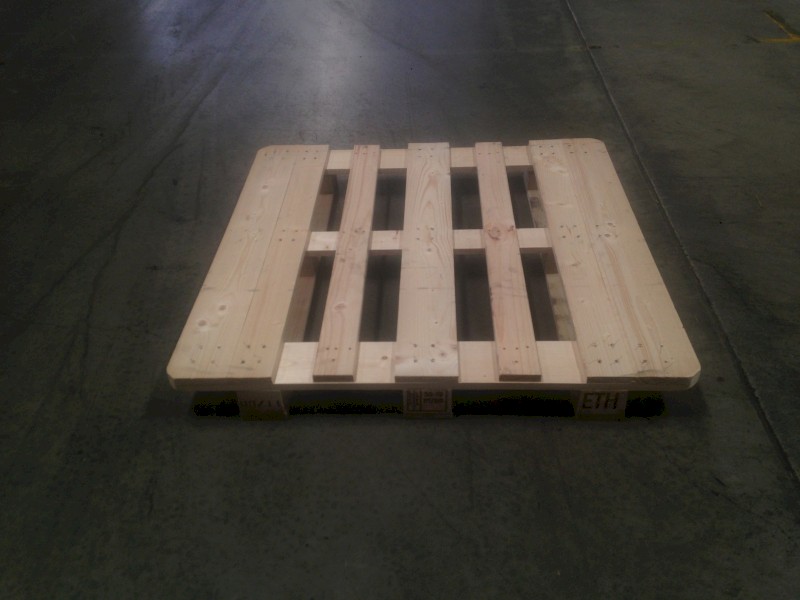 1000 x Wooden Pallets