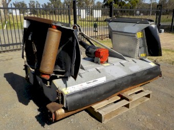 5/2020 HOWARD TRIMAX STEALTH S3 340 Folding Winged PTO Mower/Slasher