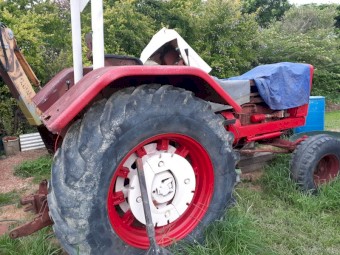 International 686