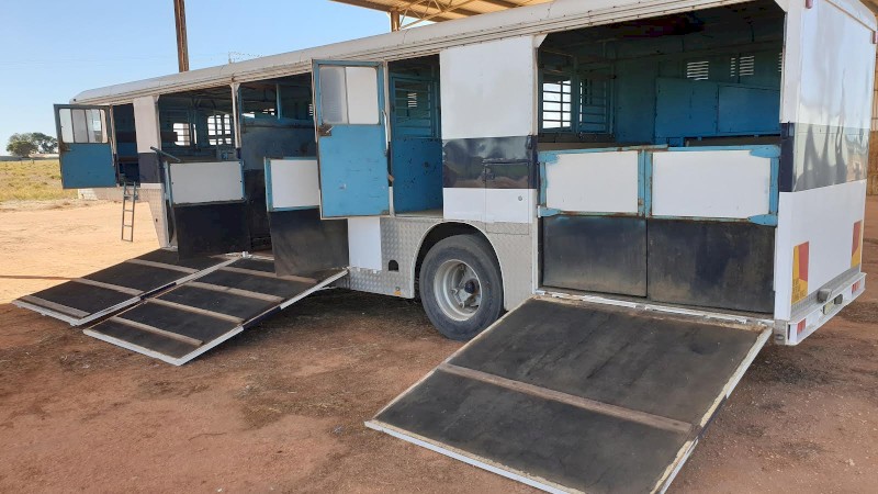 Horse Trailer.  Nine horse side loader.