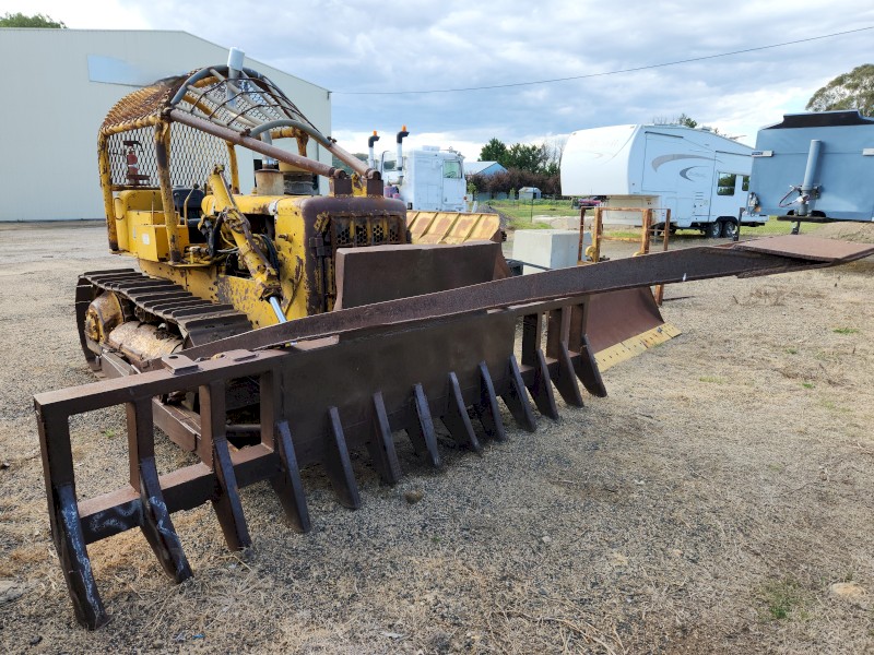 Caterpillar D4D Dozer