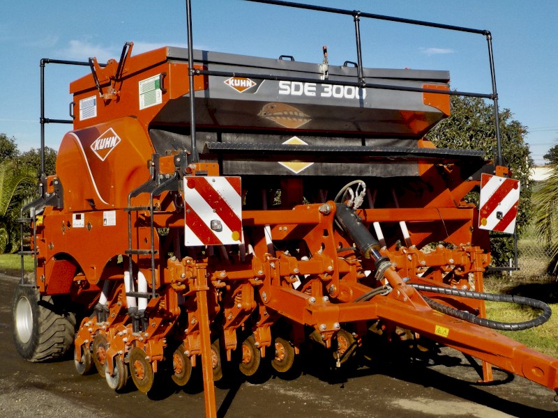 2019 KUHN SDE3000 - NO TILL MECHANICAL TRAILED SEED DRILL