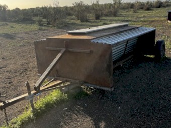 Sheep feeder