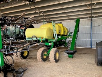 2012 John Deere 1870 Conservapak and 1910 Air Cart