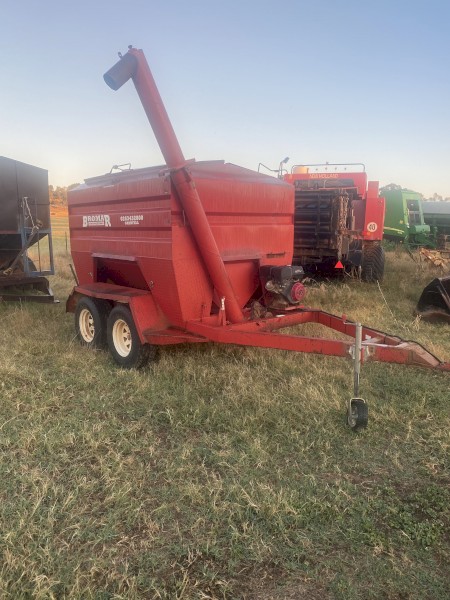 Bromar Multifeeder feed out cart