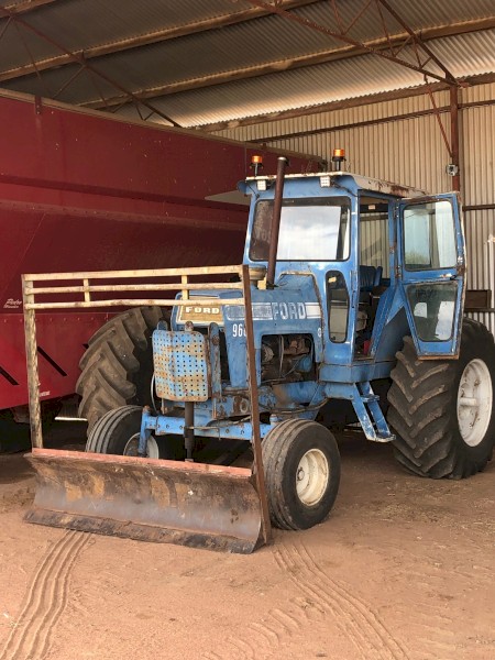 Ford 9600 Tractor