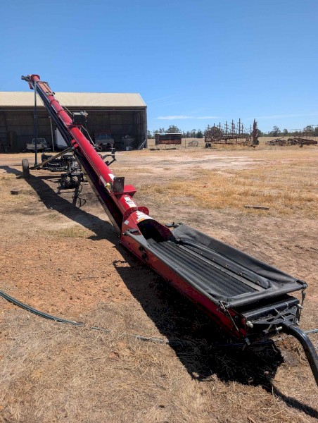2023 Unitube 1552 Belt Field Loader 