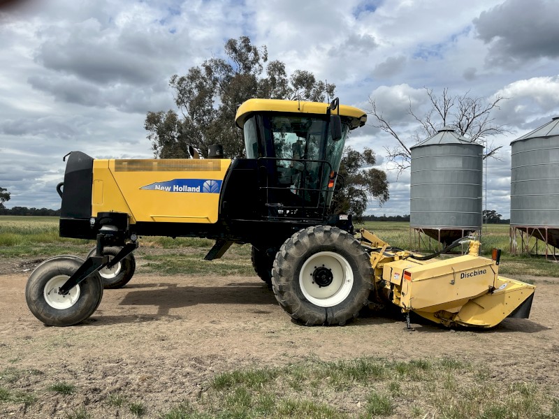 2010 New Holland H8080 Windrower