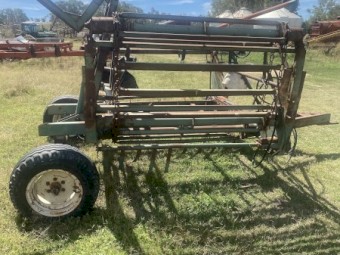 John Shearer Twin Bale Feedout cart