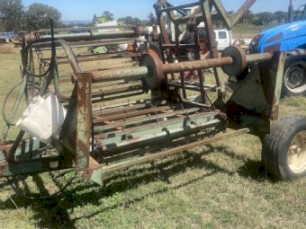 John Shearer Twin Bale Feedout cart