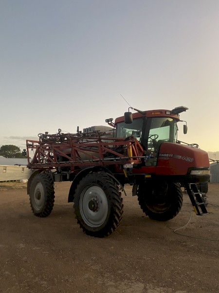 2010 Case IH 4420 Patriot Self Propelled Boom Spray