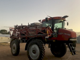 2010 Case IH 4420 Patriot Self Propelled Boom Spray