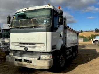 2006 Mack Quantum Tipper