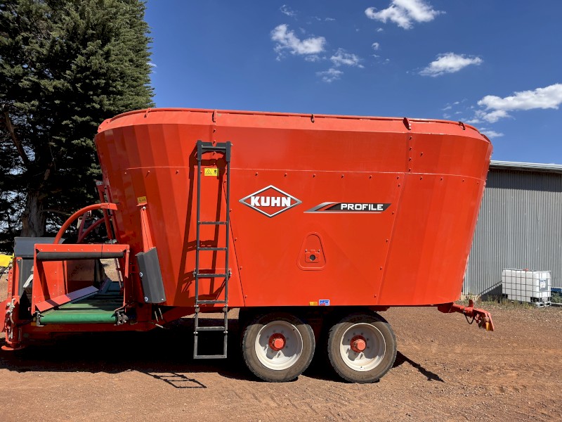 2021 Kuhn 30.2 CL Feed Mixer