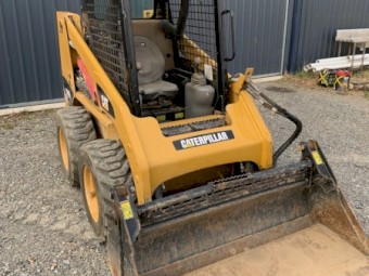 2015 Caterpillar 216B3 Skid Steer Wheeled Loader with 4 in 1 bucket