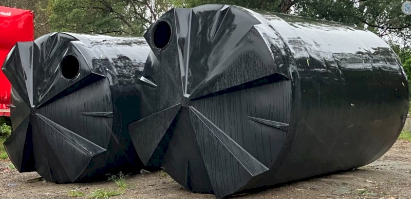 2 x Poly Tanks
