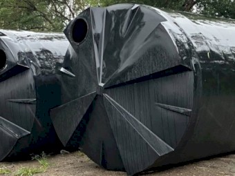 2 x Poly Tanks