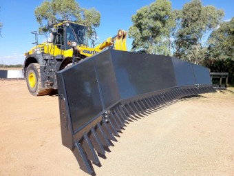8 Metre stick rakes 