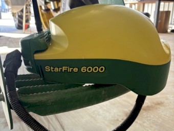 John Deere StarFire 6000 RTK with 450 Radio