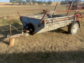 Pearce Offsider Round Bale Feedout Machine