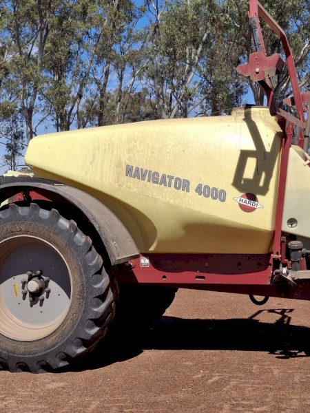 2021 Hardi Navigator 4000 Boom Spray