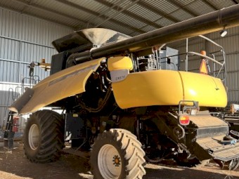 New Holland 970 Header