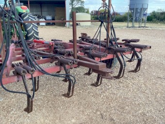 International 2-11 29 Tyne Scarifier