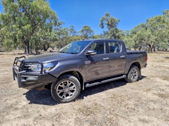 2016 Dual Cab Hilux SR
