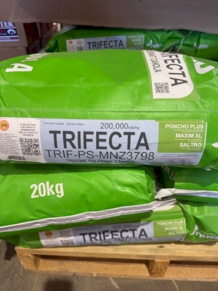 HYTTEC Trifecta Canola Poncho/Saltro