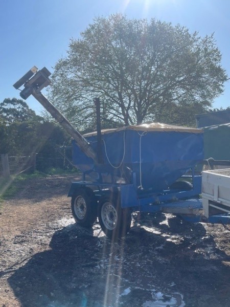 Grain Trail Feeder