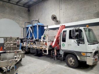 2001 Hino Ranger with Crane & Filtration System 
