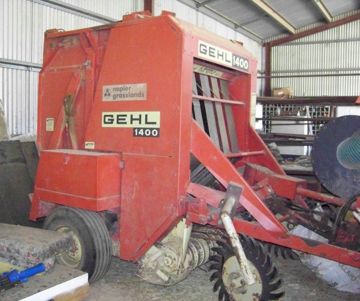 Gehl 1400 Round Baler