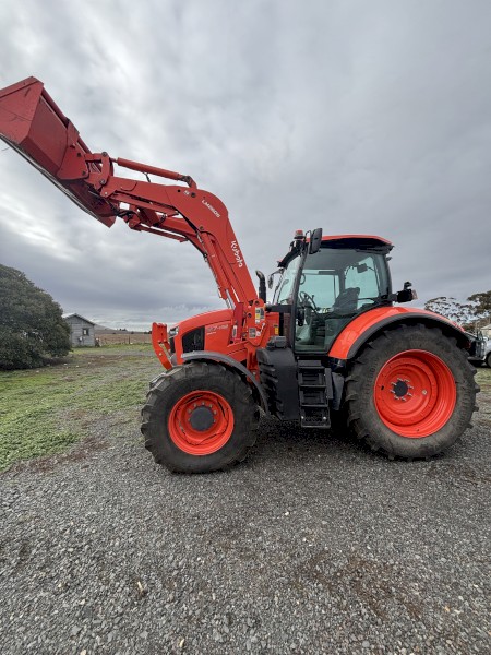 2021 Kubota M7 132 Deluxe Tractor with Loader