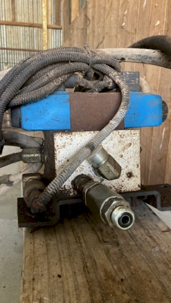 Autosteer valve