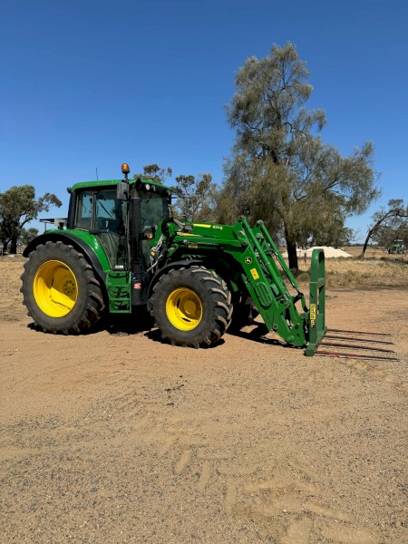 2016 John Deere 6115M with 623R Loader