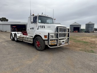 1993 Ford Louisville L9000