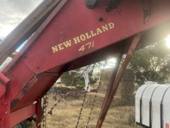 New Holland 471 Small Bale Elevator