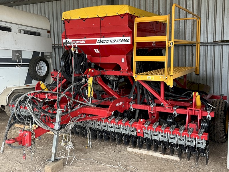 2020 Duncan Renovator AS4000 Air seeder