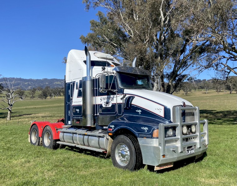 2005 Kenworth T604 Prime Mover