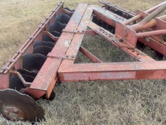  Massey Ferguson 34 Offset Disc Plough