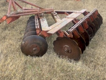  Massey Ferguson 34 Offset Disc Plough