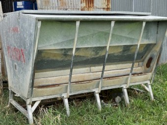 2 x Paton 1.5 t feeders