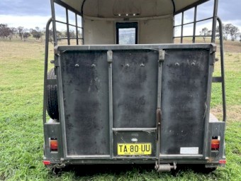TUZA Horse Trailer