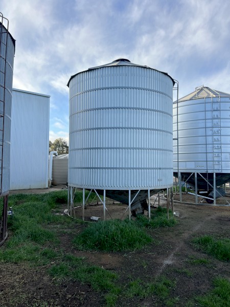3 x 40TN Nelson grain silos