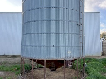 3 x 40TN Nelson grain silos