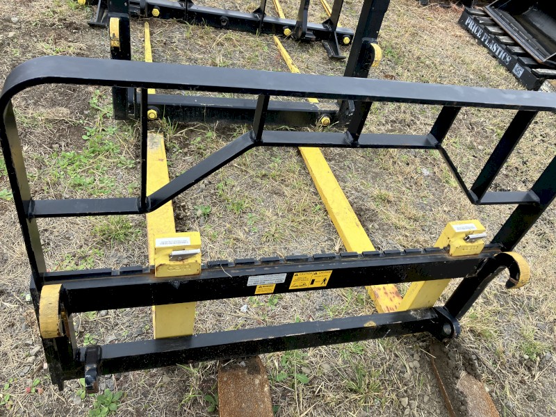 Pallet Forks with Challenge Hitch