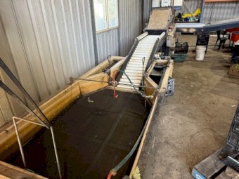 Tomato fruit grader
