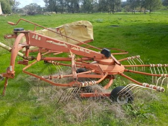 Niemeyer Hay Rake